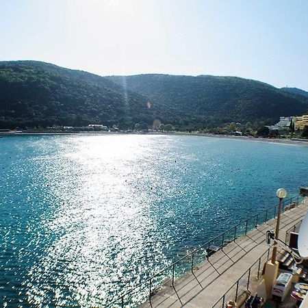 Irene Apartment By The Sea - Privat Parking Rabac Buitenkant foto