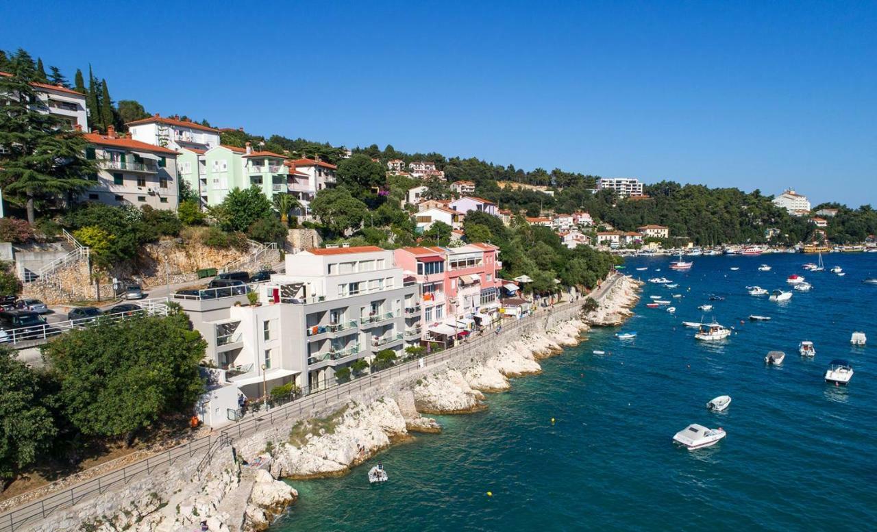 Irene Apartment By The Sea - Privat Parking Rabac Buitenkant foto