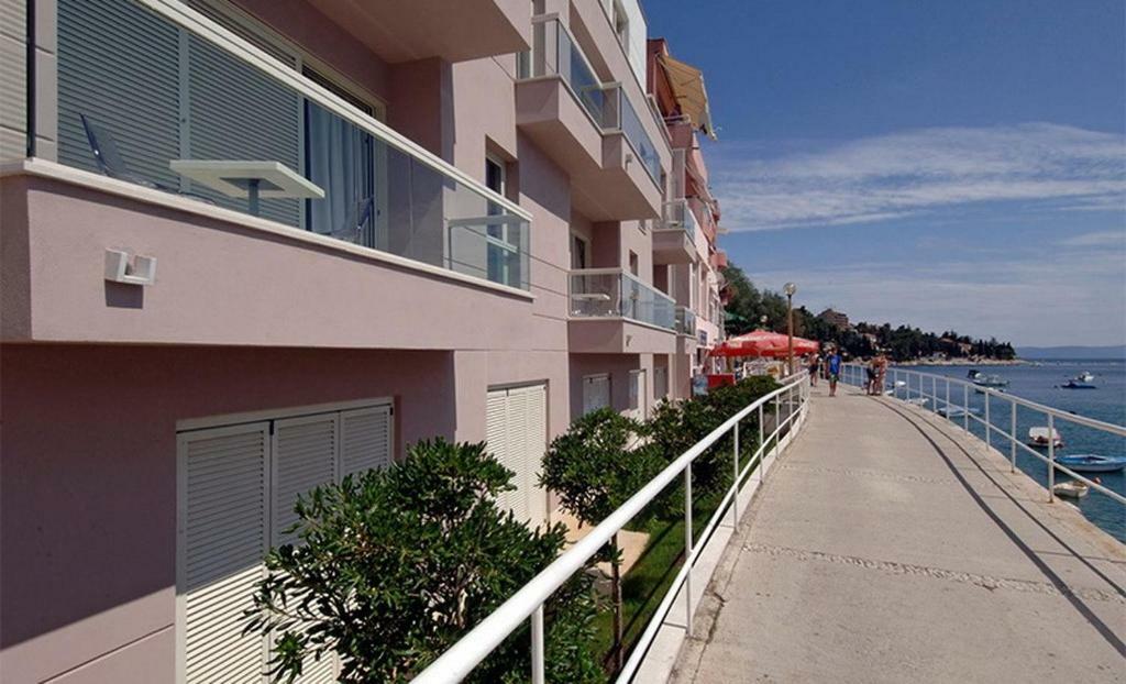 Irene Apartment By The Sea - Privat Parking Rabac Buitenkant foto